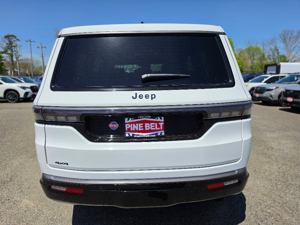 New 2026 Bright White Clear-Coat Exterior Paint Jeep Limited Altitude image 12