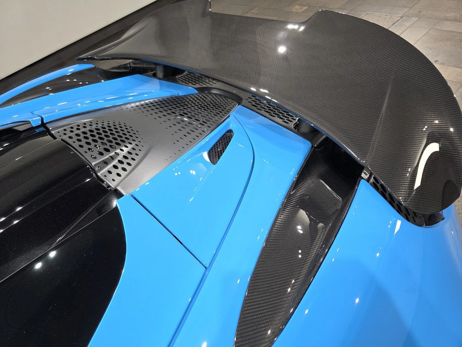 Used 2024 MSO Mexico Blue McLaren Spider image 23