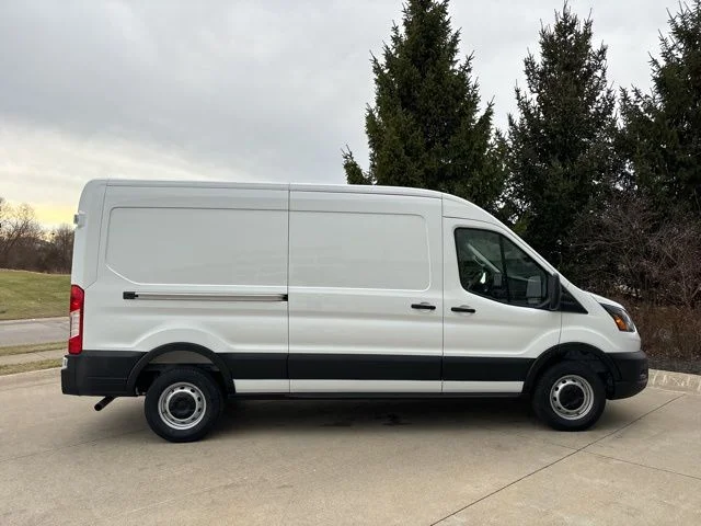New 2026 Oxford White Ford Cargo Van image 5