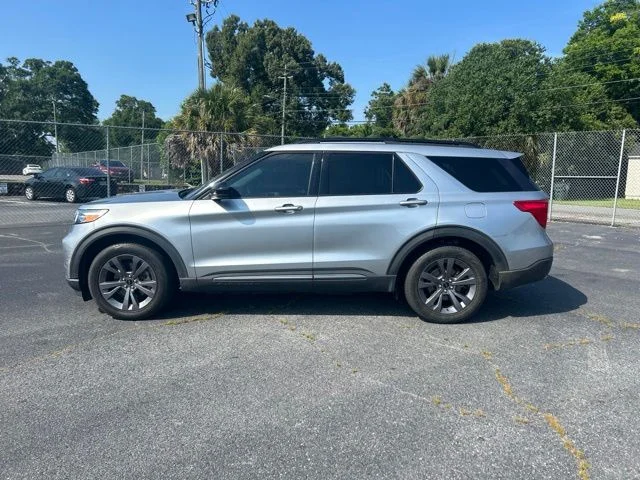 Used 2023 Silver Ford XLT image 2