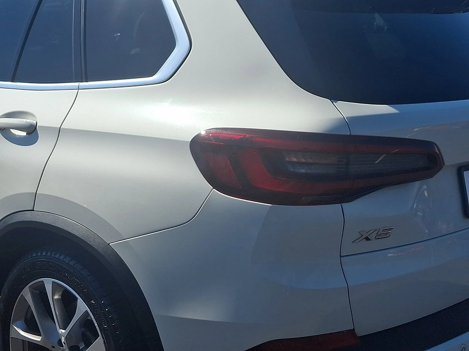 Used 2022 Alpine White BMW xDrive40i image 17