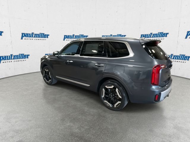 Certified Used 2023 Gravity Gray Kia S image 7