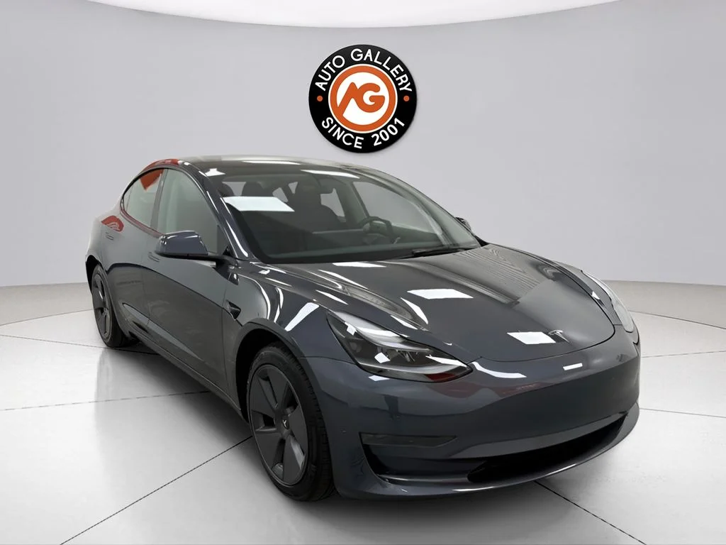 2023 Tesla Model 3 -'s photo