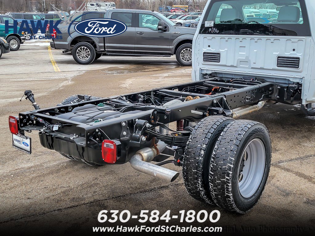 New 2026 Oxford White Ford F-450® XL image 6