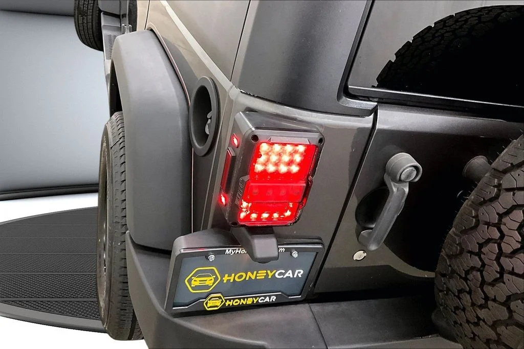 Used 2018 Gray Jeep Unlimited Rubicon image 23