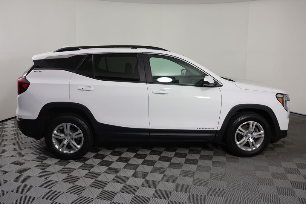 Used 2023 White GMC SLE image 8