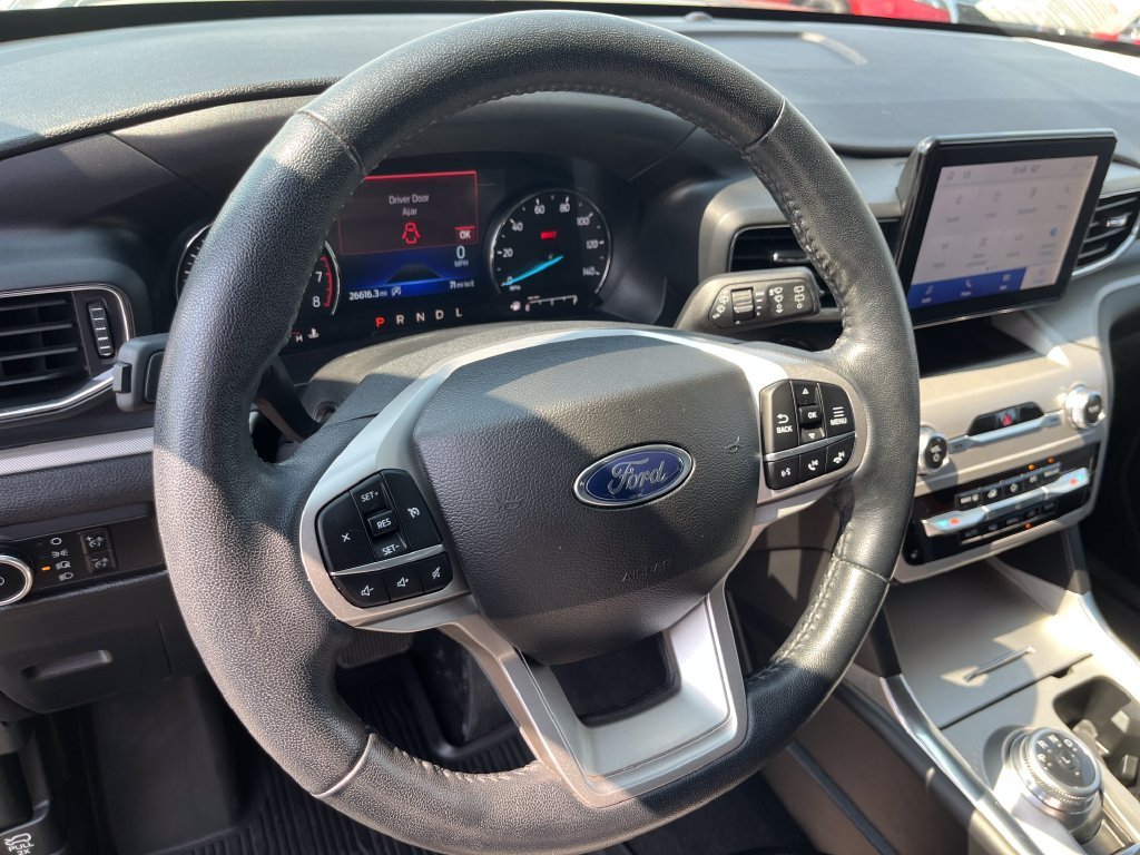 Used 2023 Black Ford XLT image 14