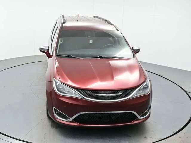 Used 2018 Velvet Red Pearlcoat Chrysler Limited image 31
