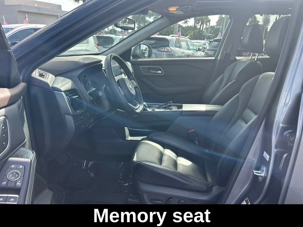 Used 2021 Gray Nissan SL image 10
