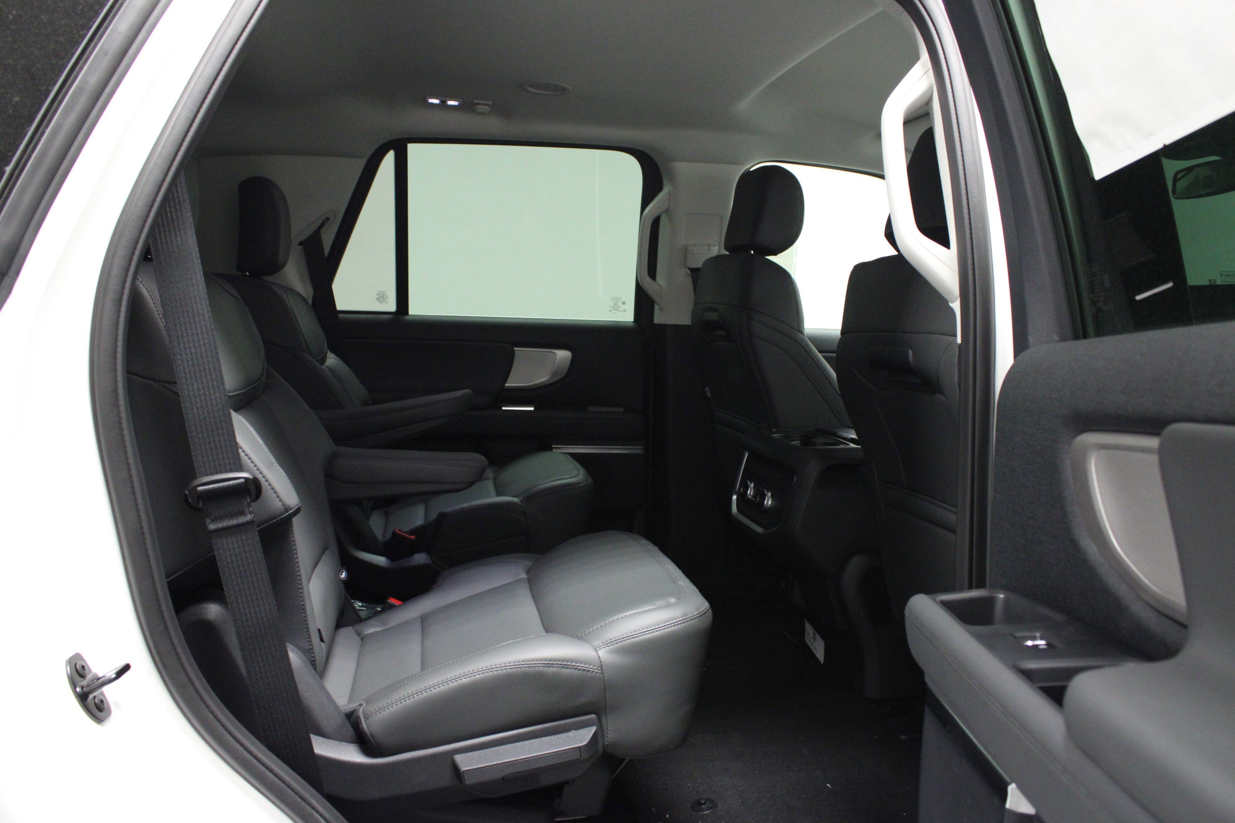 New 2026 Star White Metallic Tri-Coat Ford Active image 16