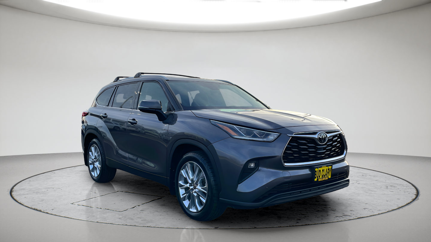Certified Used 2022 Gray Toyota Limited image 3