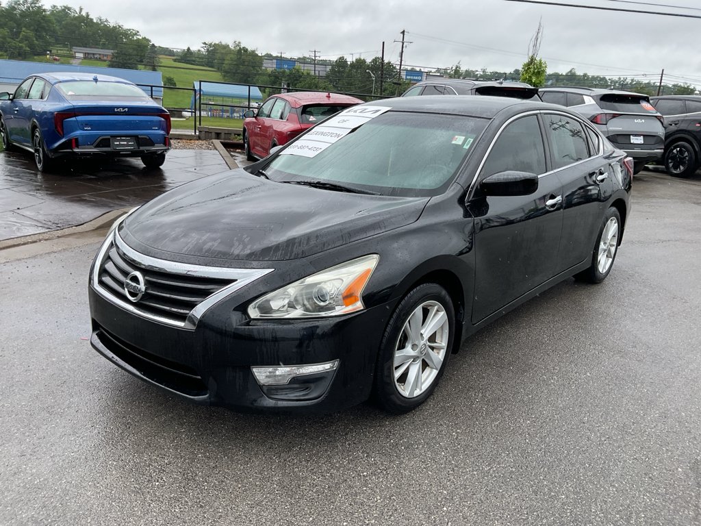 Used 2013 Super Black Nissan 2.5 SV image 4