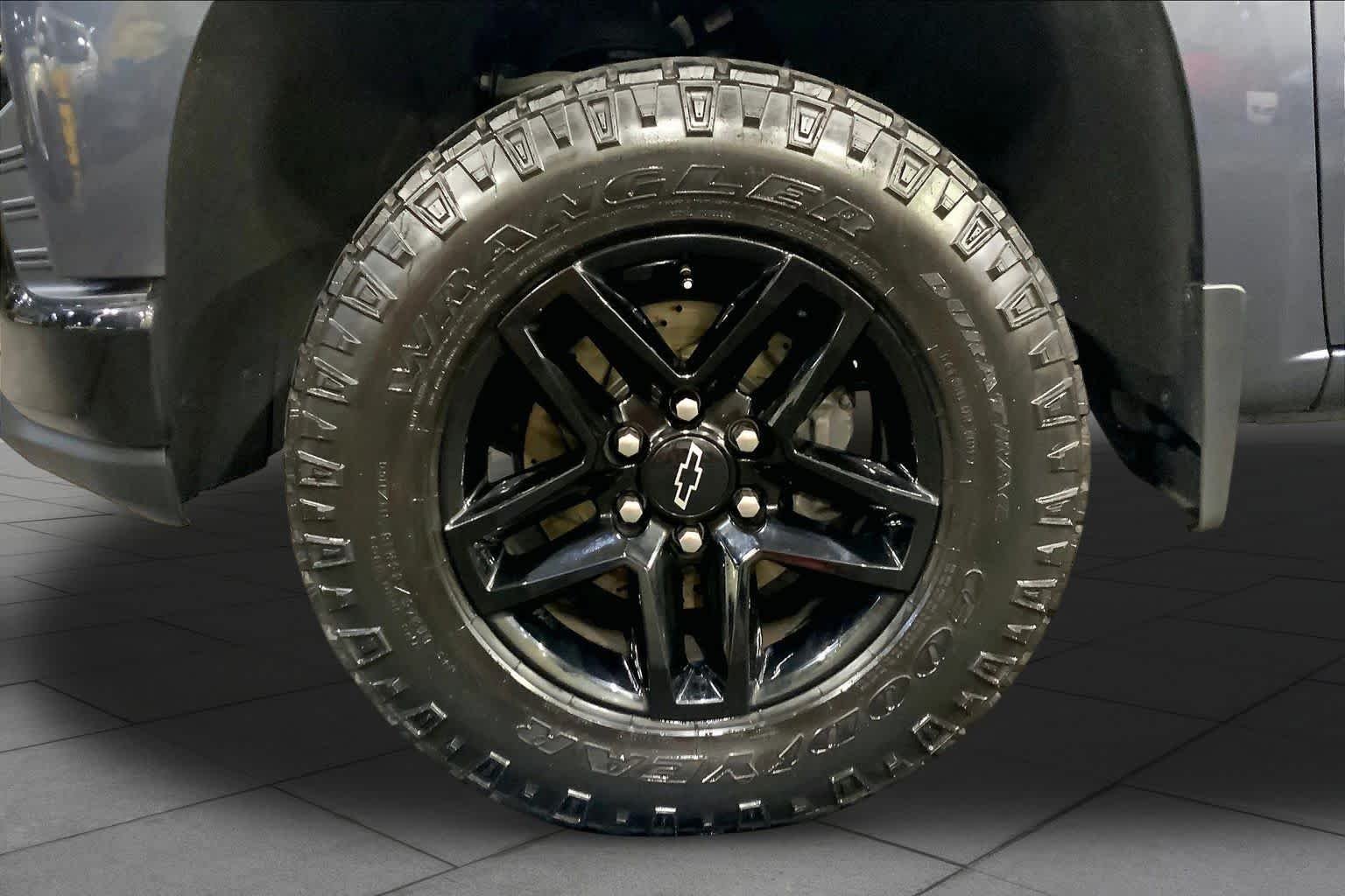 Used 2021 Shadow Gray Metallic Chevrolet LT Trail Boss image 11