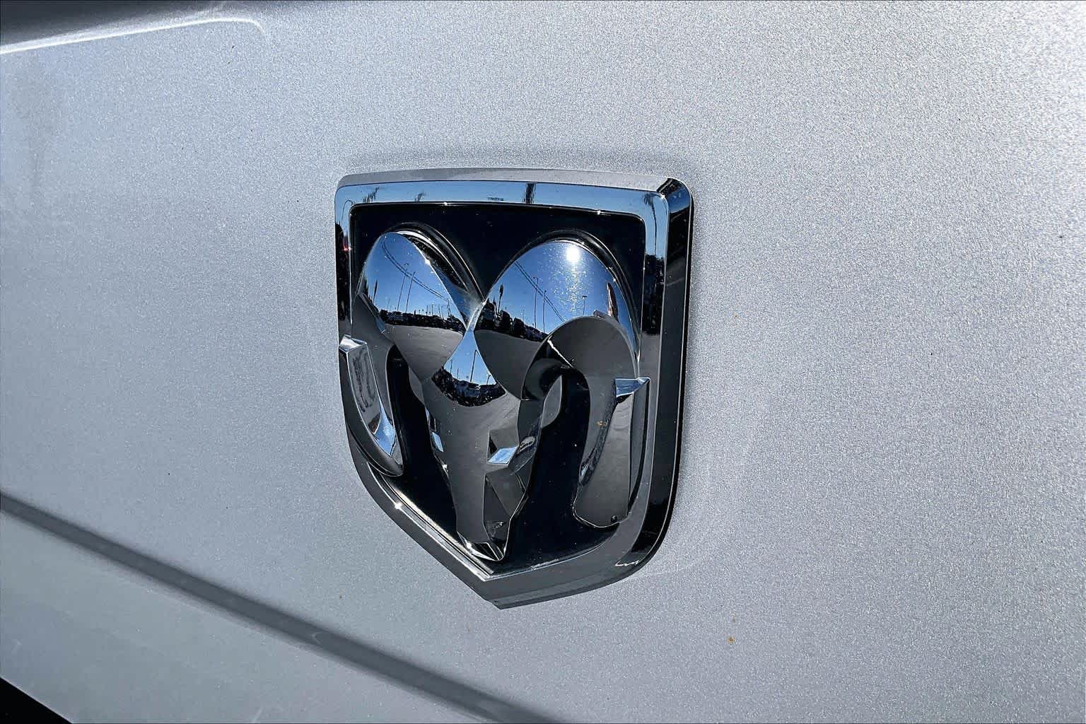 Used 2015 Bright Silver Metallic Clearcoat Ram Express image 30