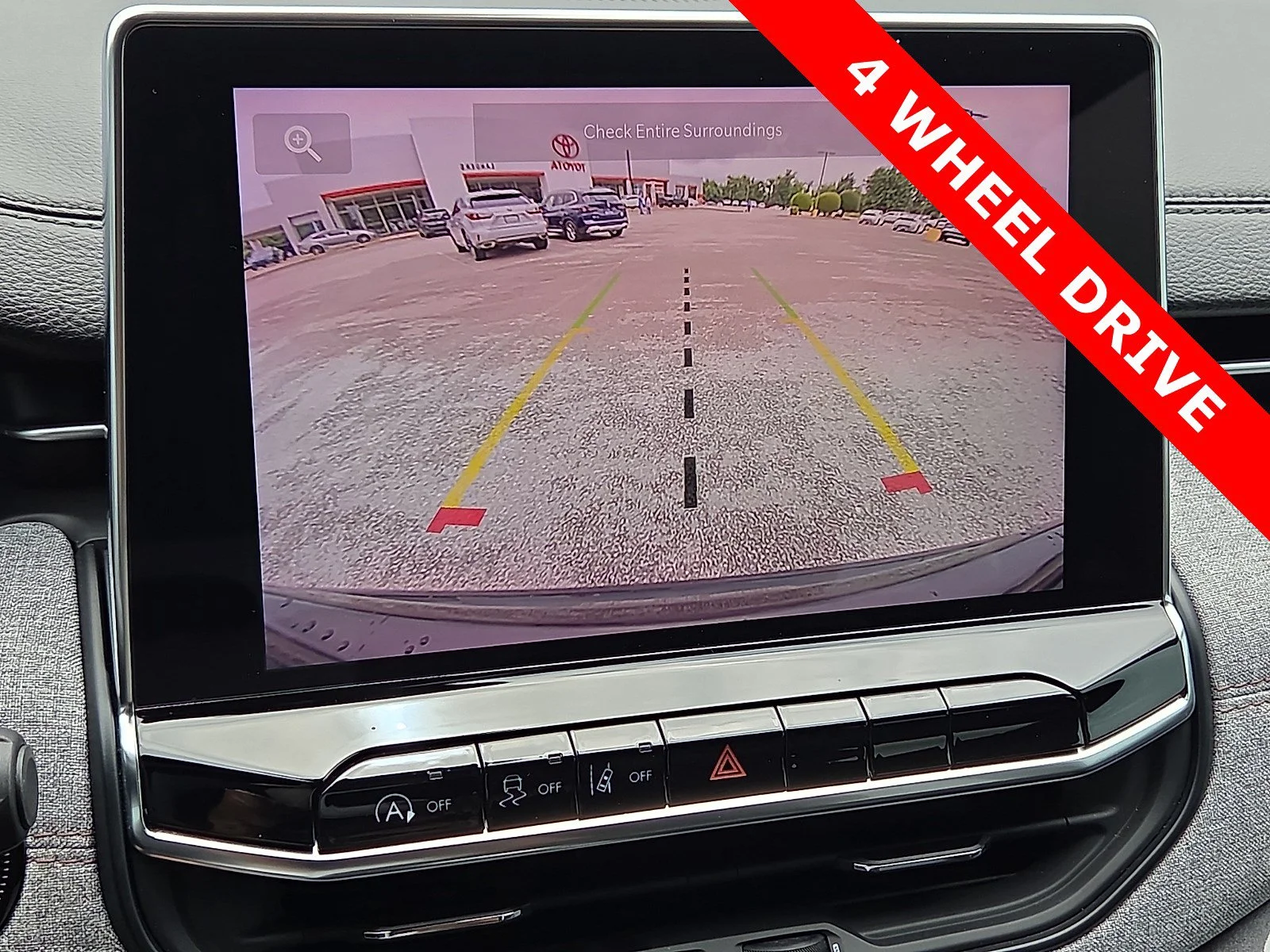 Used 2024 Diamond Black Crystal Pearlcoat Jeep Latitude Lux image 17