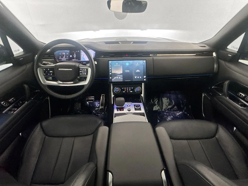 Certified Used 2023 Eiger Grey Metallic Land Rover SE image 22