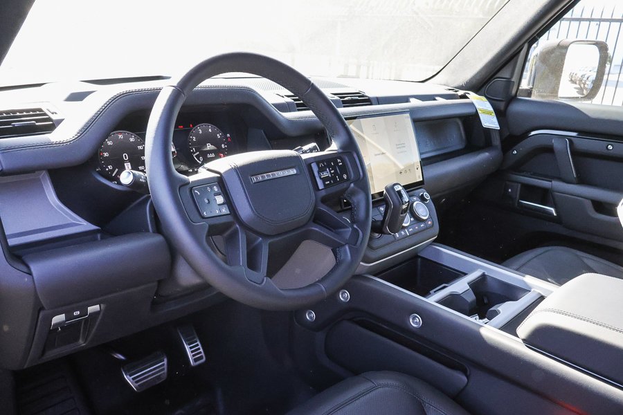 New 2026 Santorini Black Land Rover X image 20