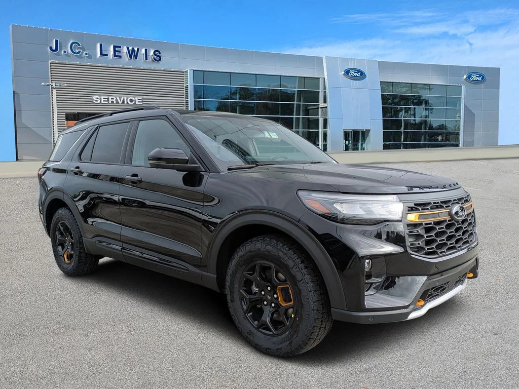 New 2026 Agate Black Metallic Ford Tremor image 1
