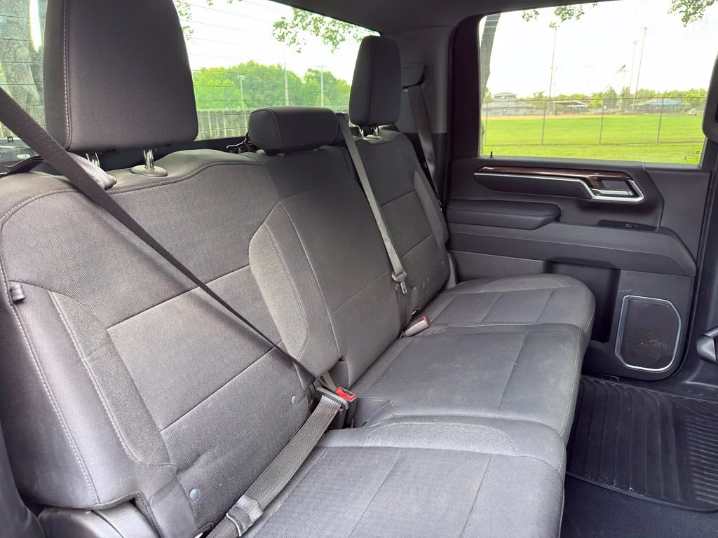Used 2025 White Chevrolet LT image 29