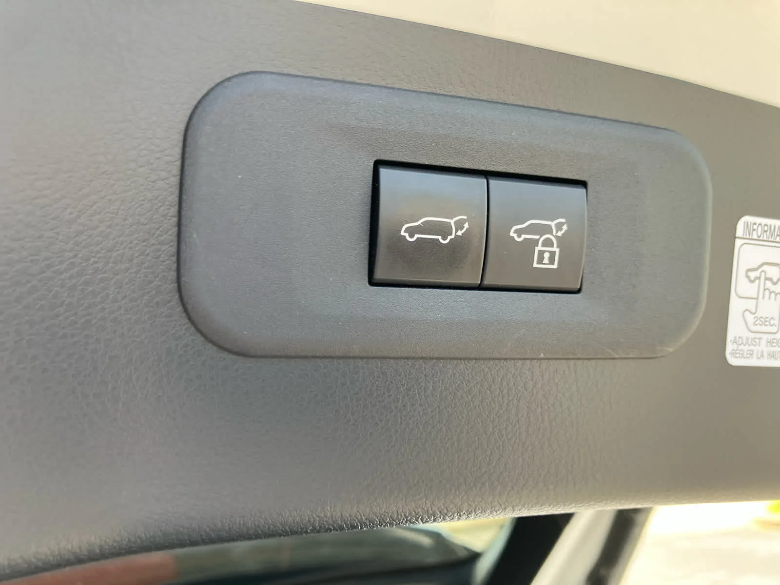 Used 2022 Ultra White Lexus F SPORT Handling image 28
