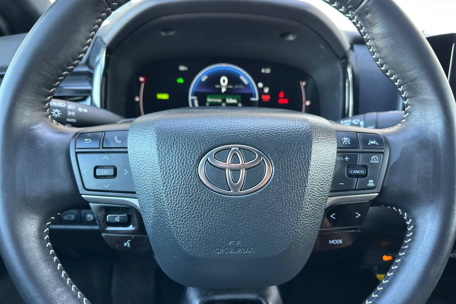 Certified Used 2025  Toyota SE image 21