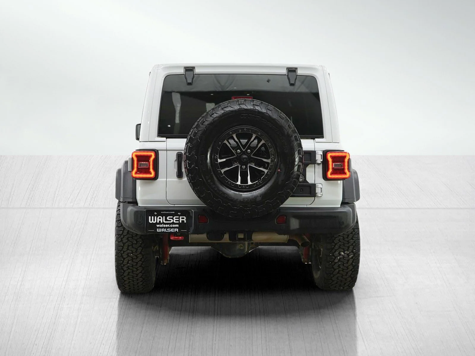 Used 2024 Bright White Clearcoat Jeep Rubicon image 4