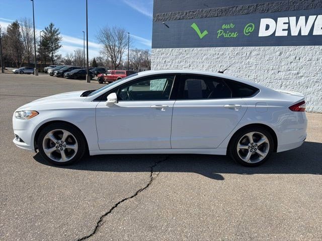 Used 2014 Oxford White Ford SE image 2