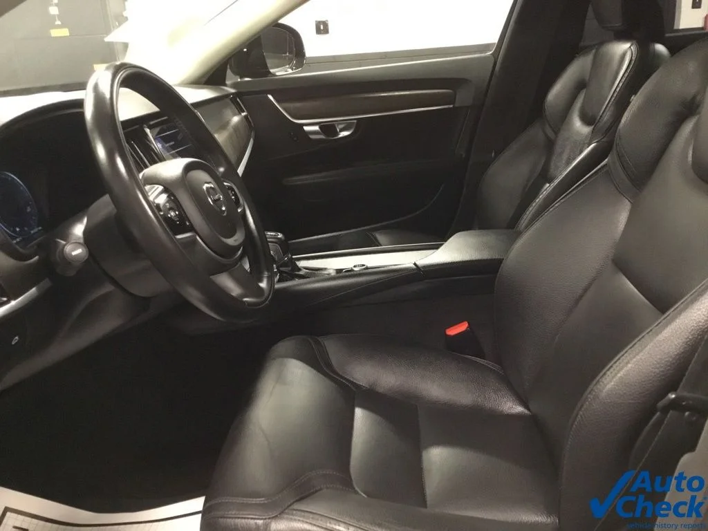 Used 2020 Black Volvo T6 AWD image 24