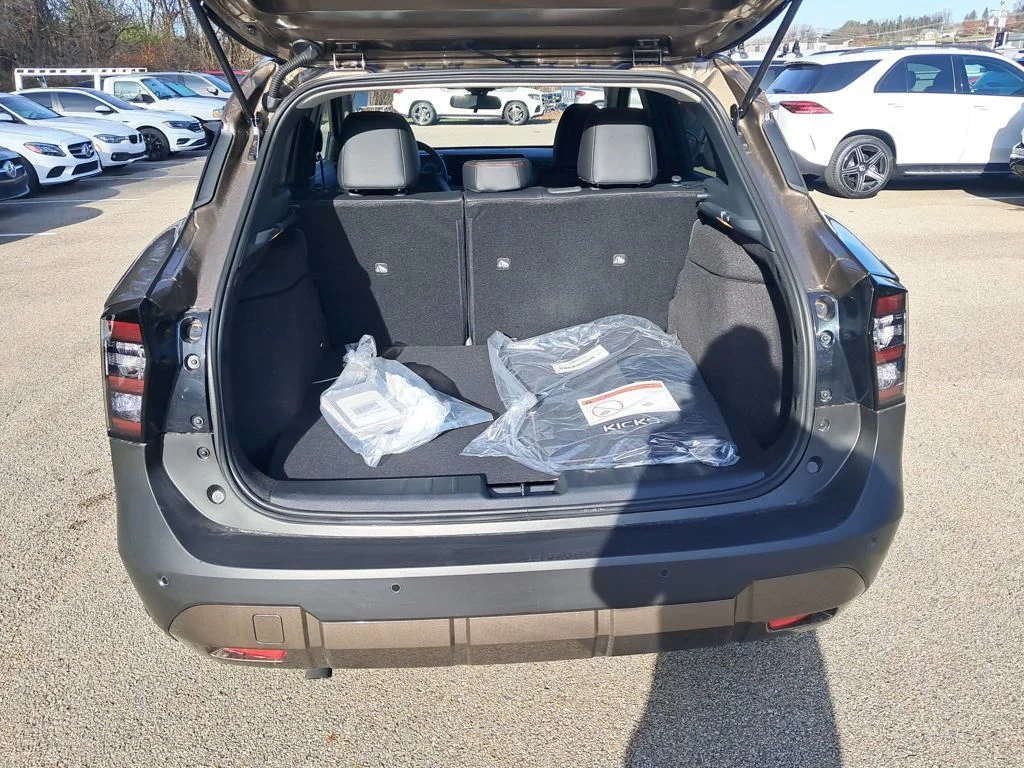 New 2026 Brown Nissan SR image 24