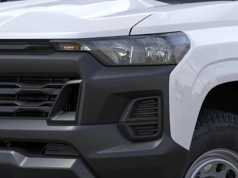 New 2026 Summit White Chevrolet WT image 20