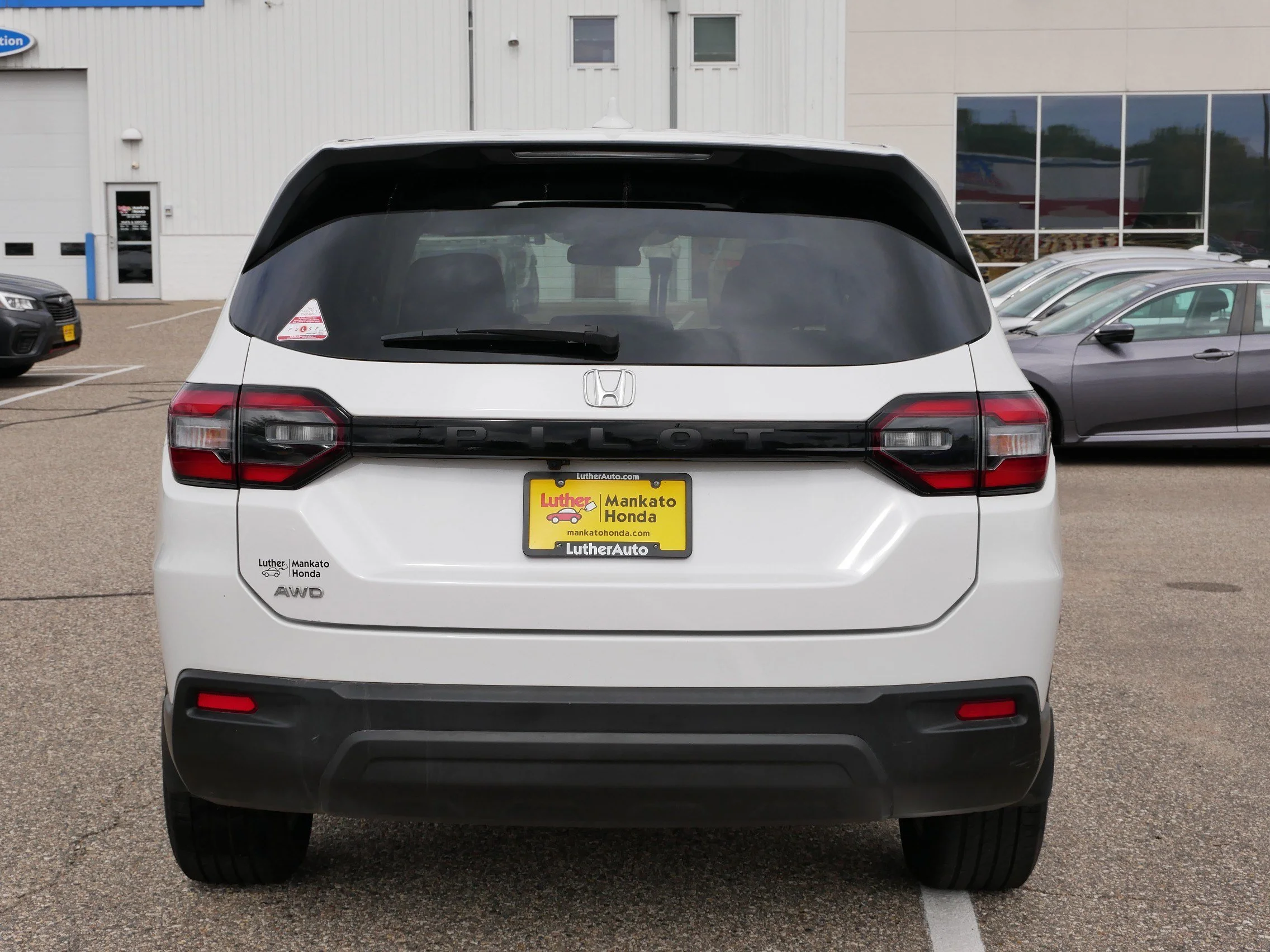 Certified Used 2023 Platinum White Pearl Honda LX image 6