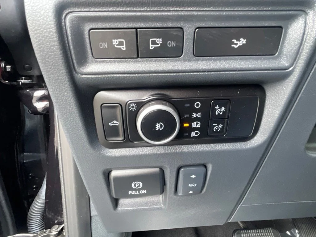 Used 2023 Black Ford XLT image 13
