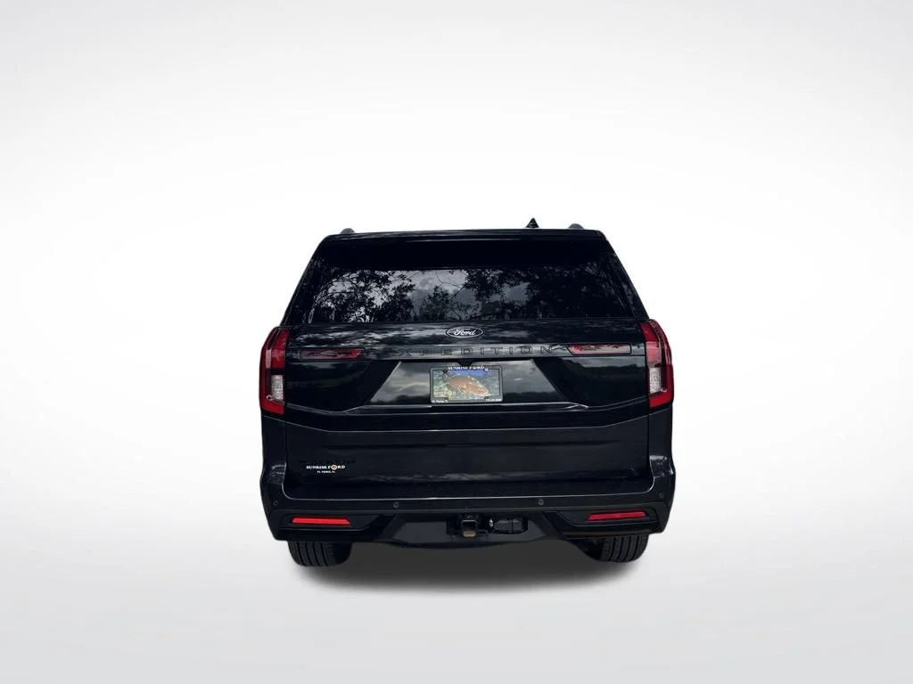 Used 2025 Gray Ford Platinum image 5