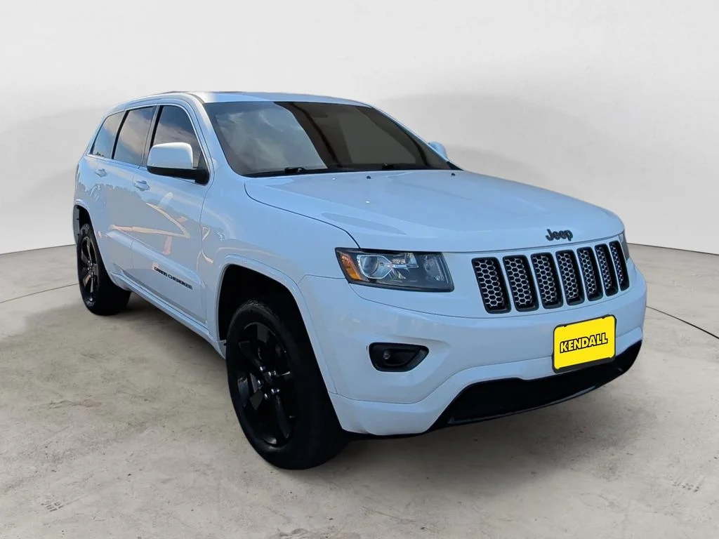Used 2015 White Jeep Altitude image 7
