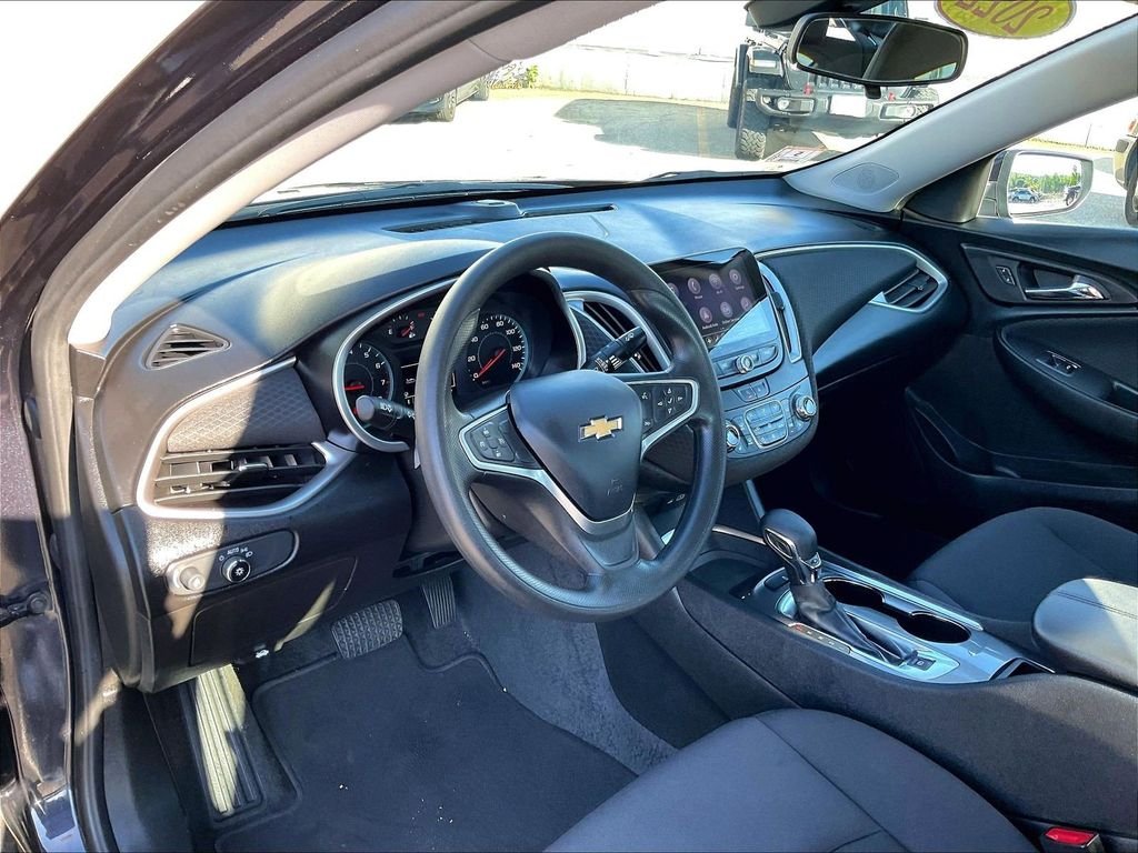 Used 2022 Gray Chevrolet LT image 8
