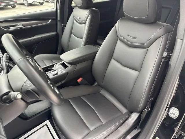 Certified Used 2025 Stellar Black Metallic Cadillac Luxury image 17