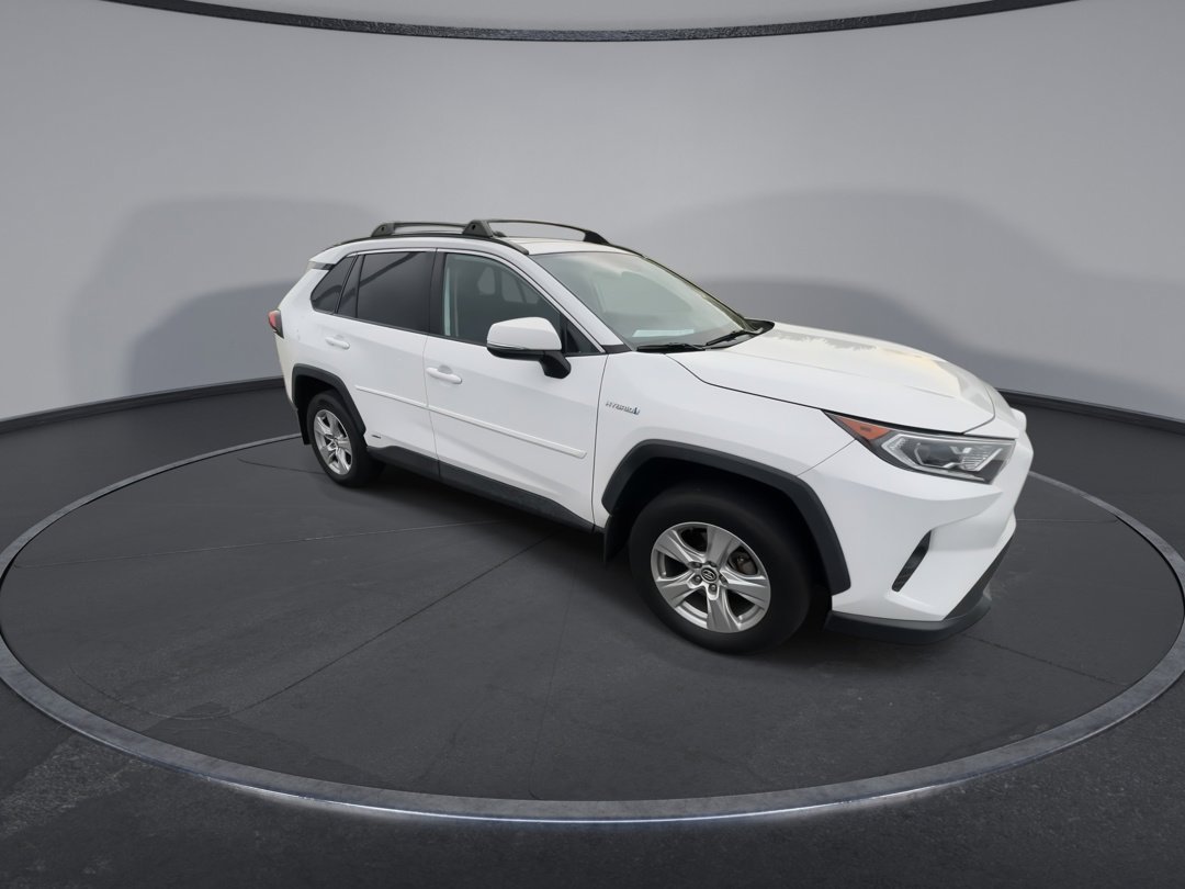 Used 2019 Toyota RAV4 XLE with VIN 2T3RWRFVXKW021160 for sale in Martinsburg, WV