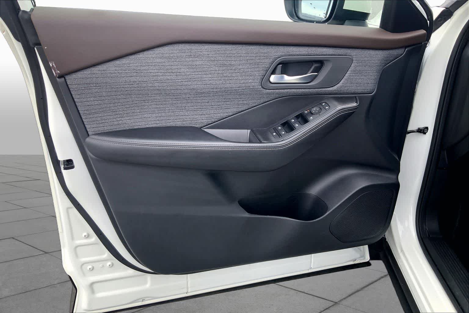 Used 2023 Pearl White Tricoat Nissan SV image 20