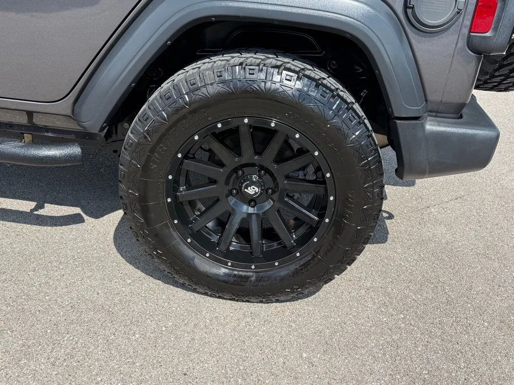 Used 2019 Gray Jeep Unlimited Sport S image 39