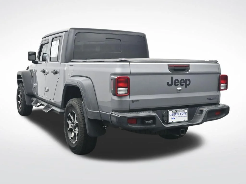 Used 2020 Billet Silver Metallic Clearcoat Jeep Sport image 9