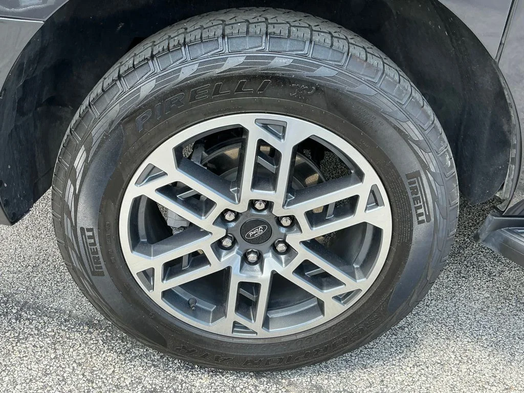Used 2025 Gray Ford Active image 10