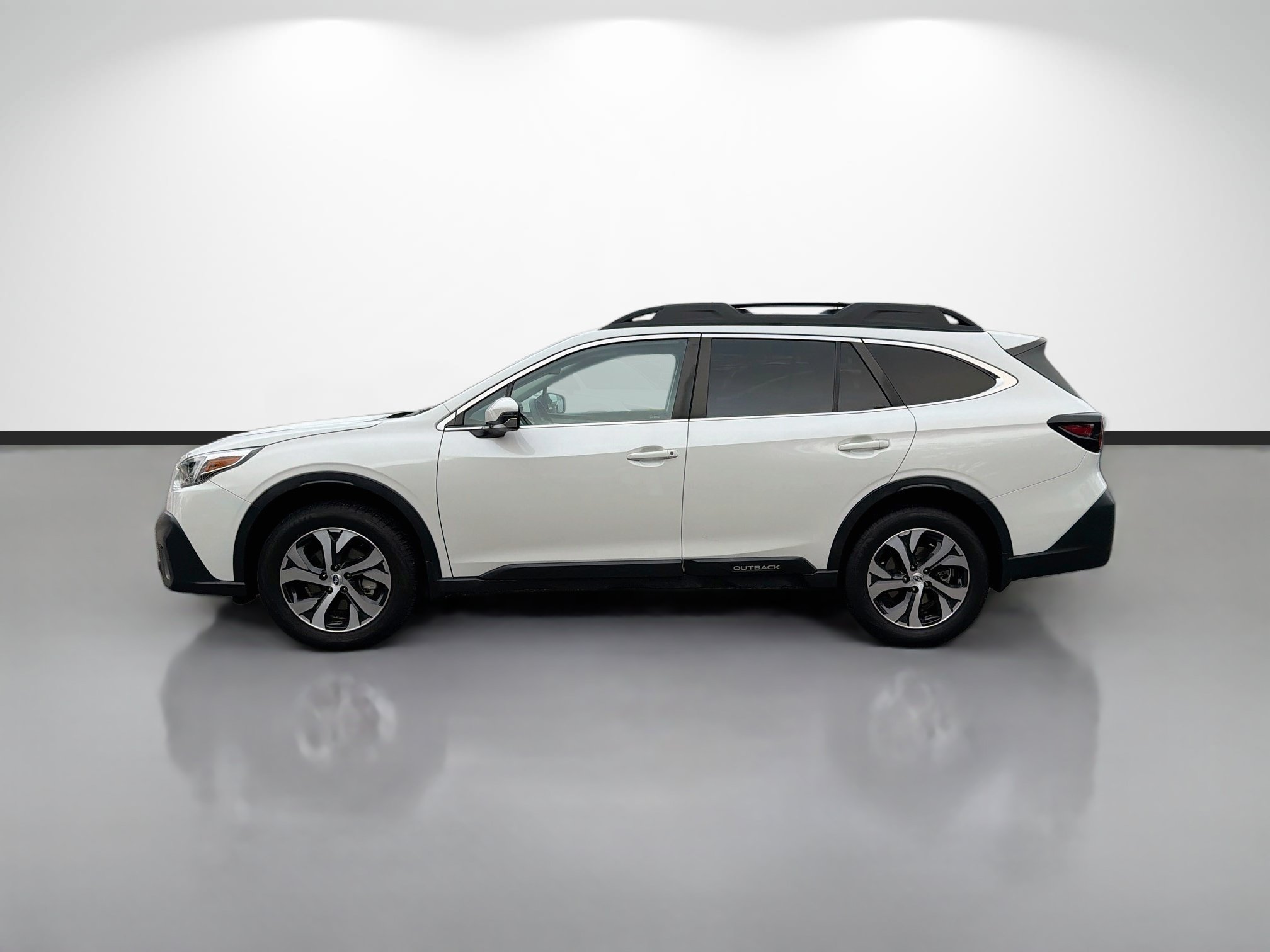 Used 2020 Crystal White Pearl Subaru Limited image 6