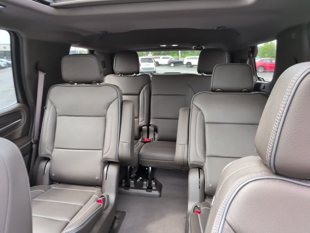 Used 2024 White GMC Denali image 30