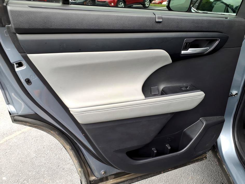 Used 2023 Moon Dust Toyota XLE image 14