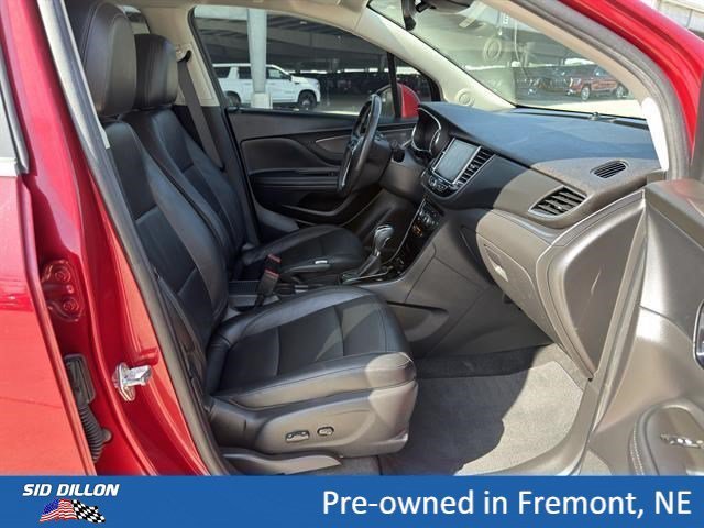 Used 2020 Winterberry Red Metallic Buick Essence image 12