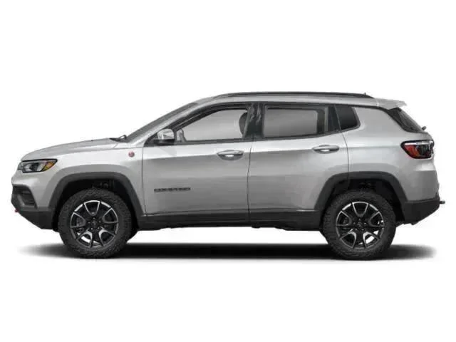 Used 2024 Silver Jeep Trailhawk image 2