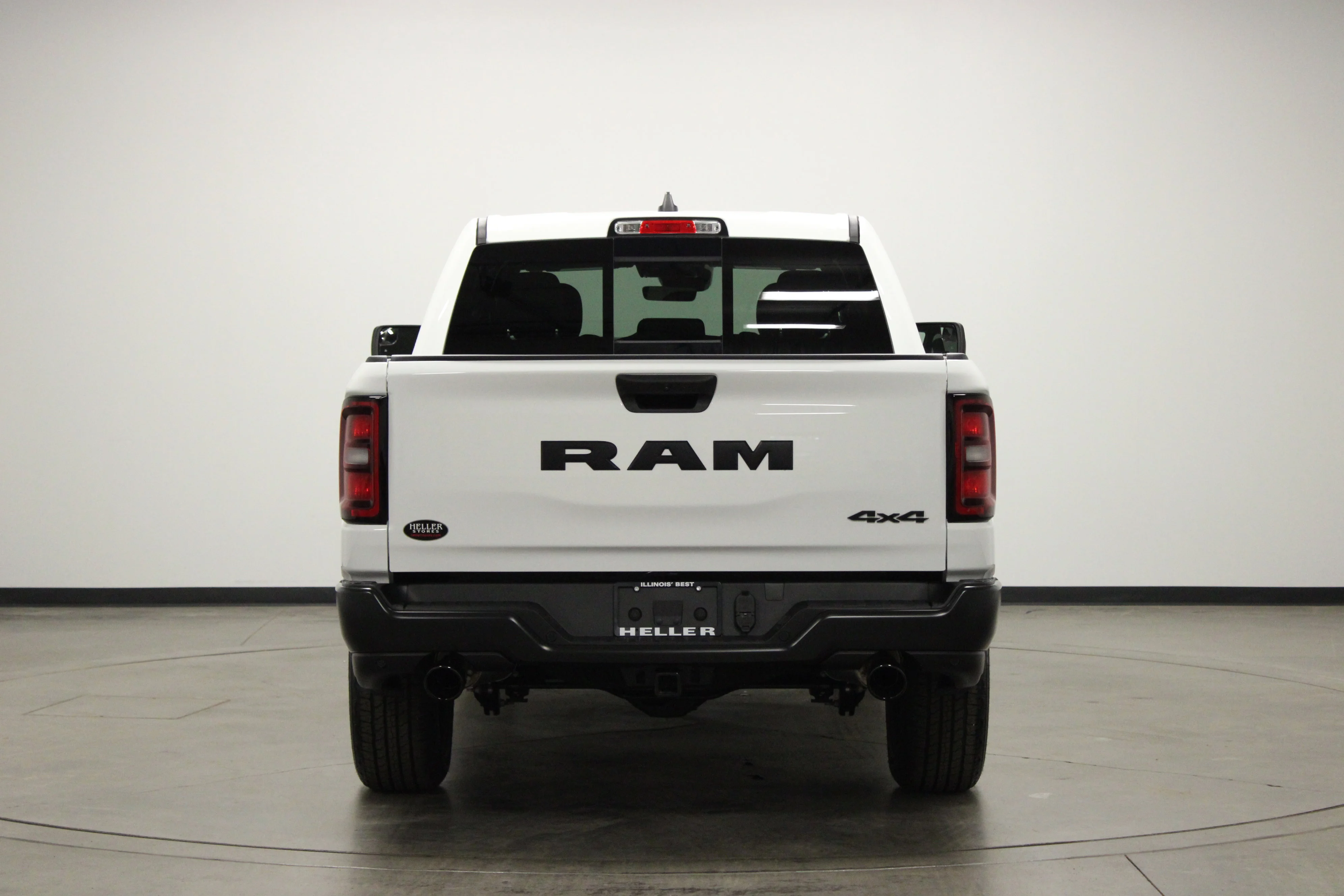 New 2026 Bright White Clear-Coat Exterior Paint RAM Tradesman image 7