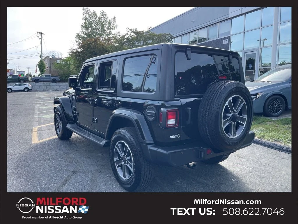 Used 2023 Black Jeep Sahara image 3