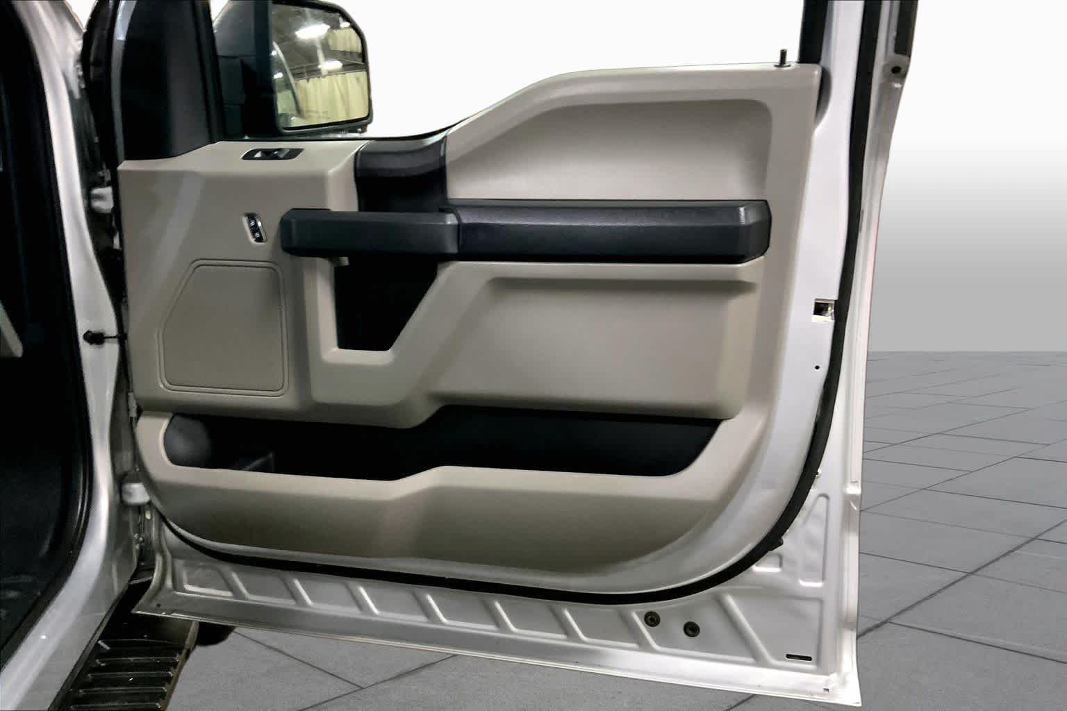 Used 2018 Ingot Silver Ford XL image 23