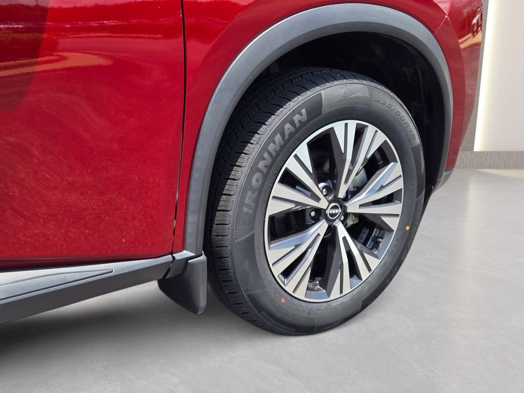 Used 2022 Red Nissan SV image 5